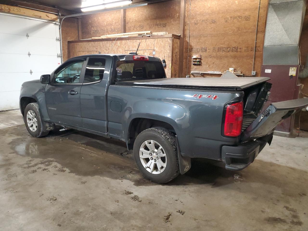2015 Chevrolet Colorado VIN 1GCHTBEAXF1160333 Copart auction photo, rear end / side damage thumbnail 2