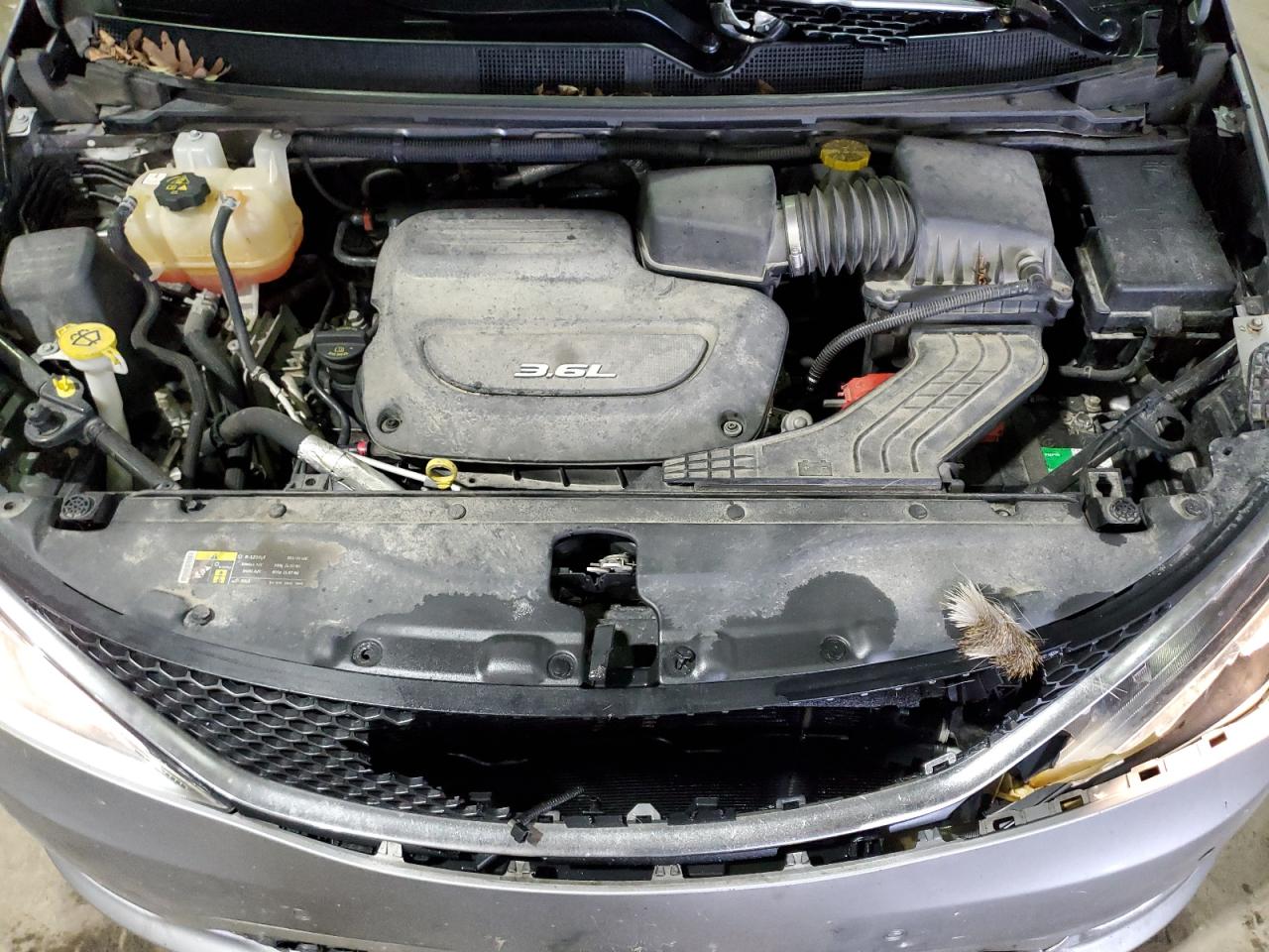 2017 Chrysler Pacifica VIN 2C4RC1EG4HR529754 Copart auction photo, front end / side damage thumbnail 12