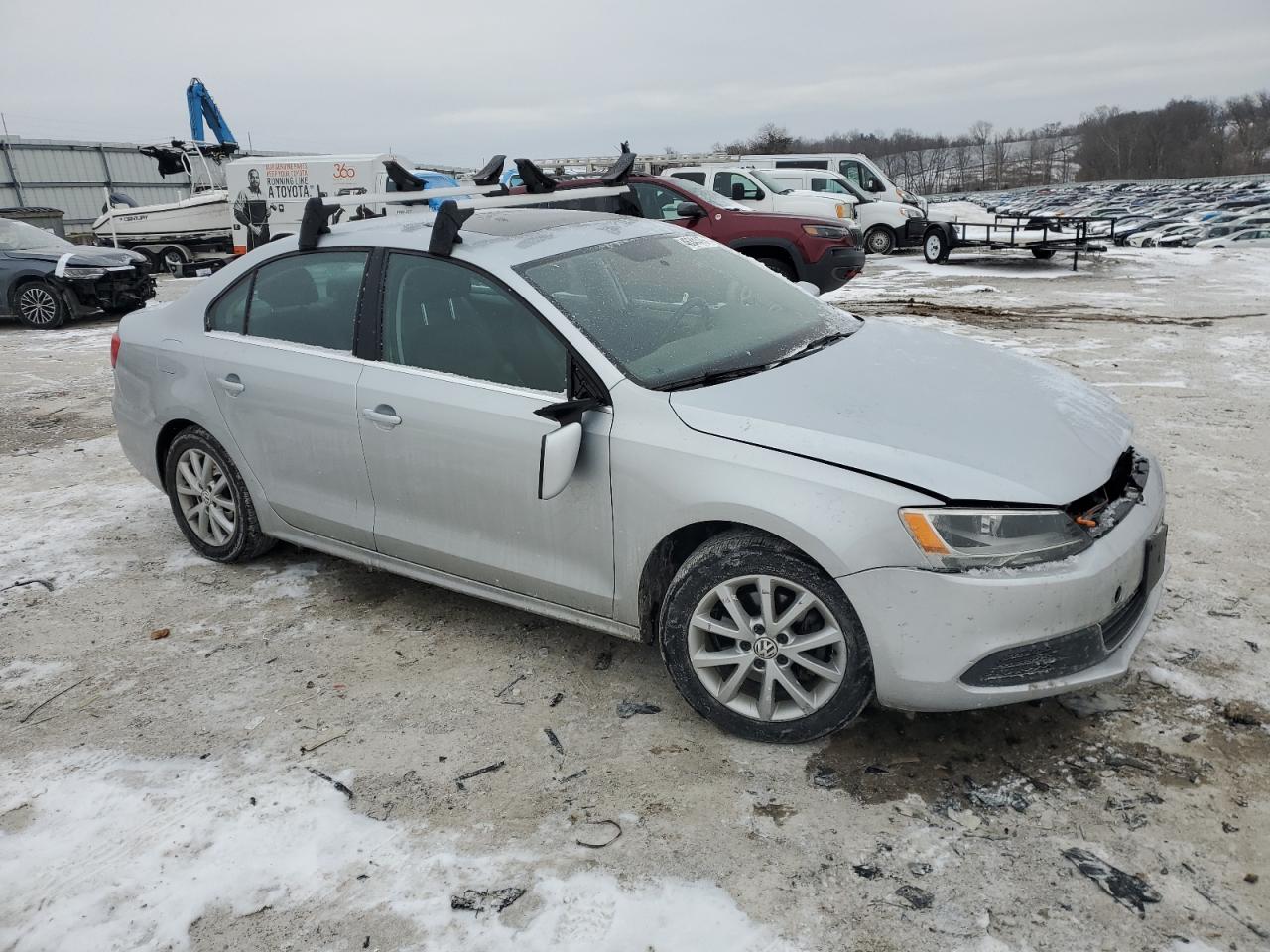 2014 Volkswagen Jetta VIN 3VWB17AJ9EM323261 Copart auction photo, front end / side damage thumbnail 4