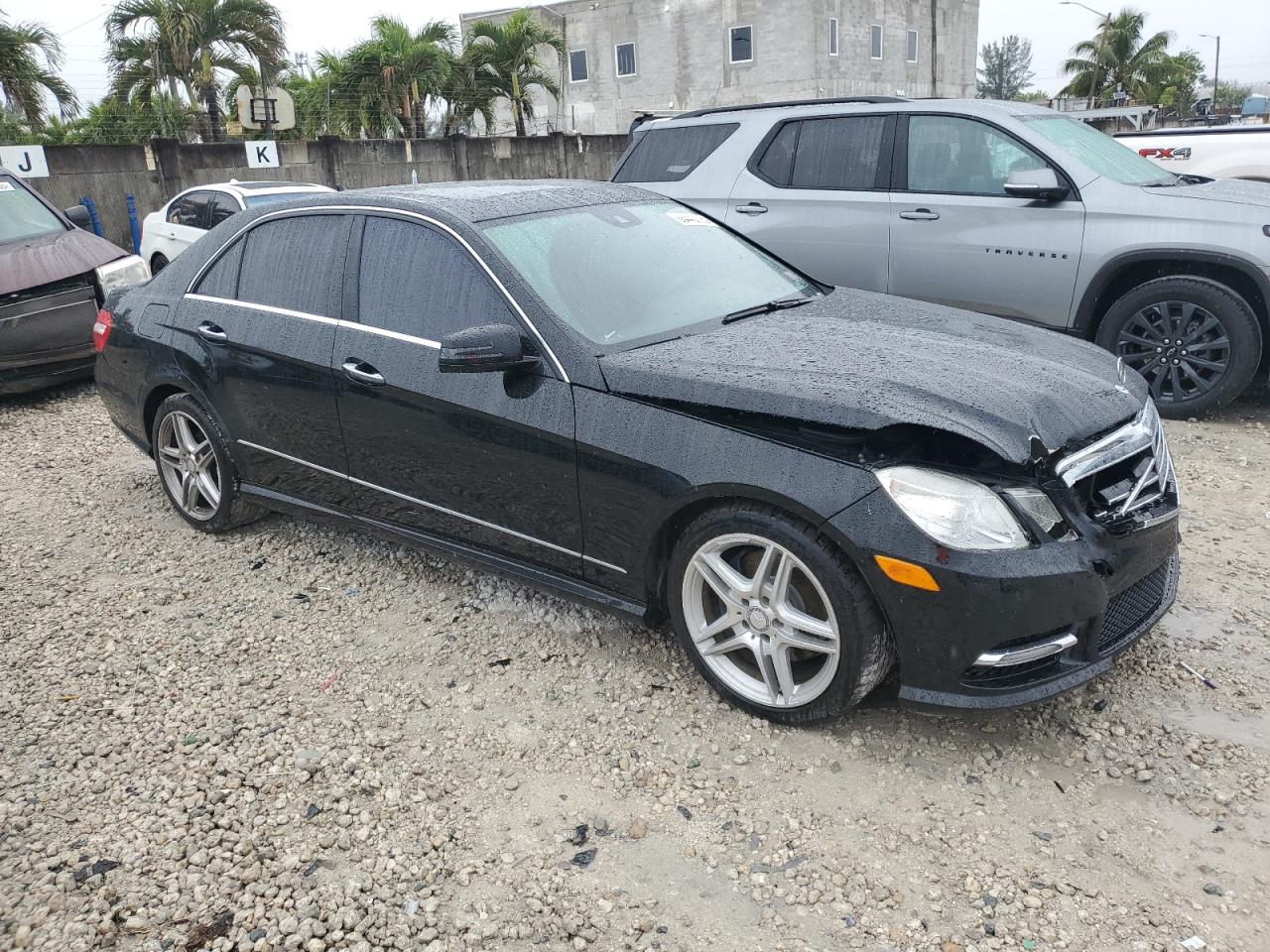 2013 Mercedes-Benz E-klasse VIN WDDHF5KBXDA755627 Copart auction photo, front end damage thumbnail 4
