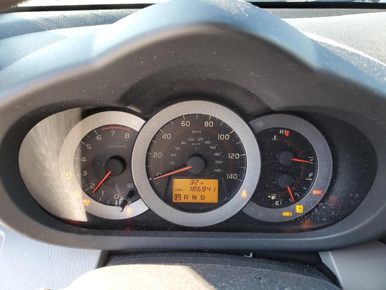 2010 Toyota RAV 4 VIN JTMBF4DV4AD028978 Copart auction photo, front end / minor dent/scratches damage thumbnail 9