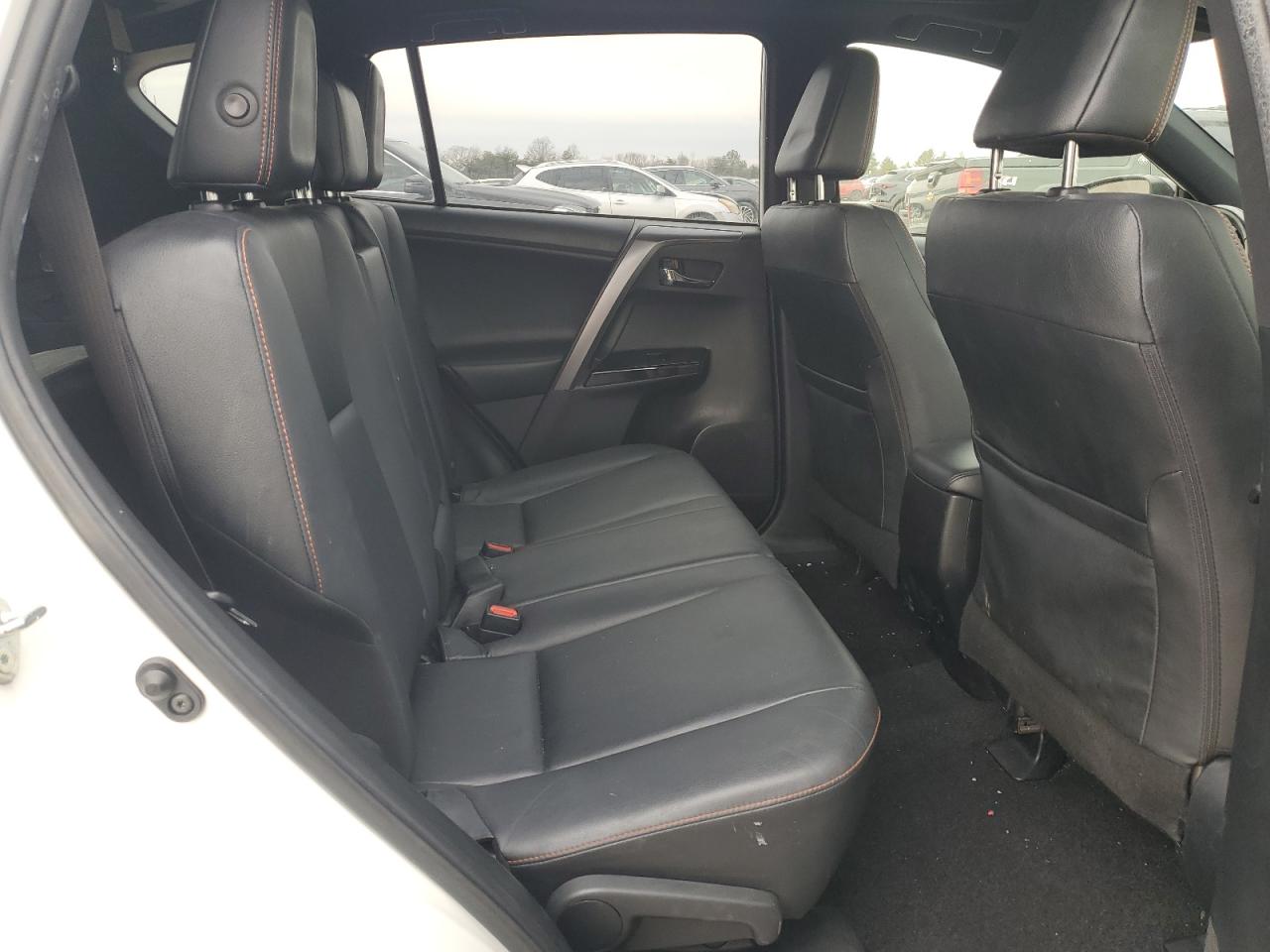 2018 Toyota RAV 4 VIN JTMJFREV8JJ191819 Copart auction photo, undercarriage / rear end damage thumbnail 11