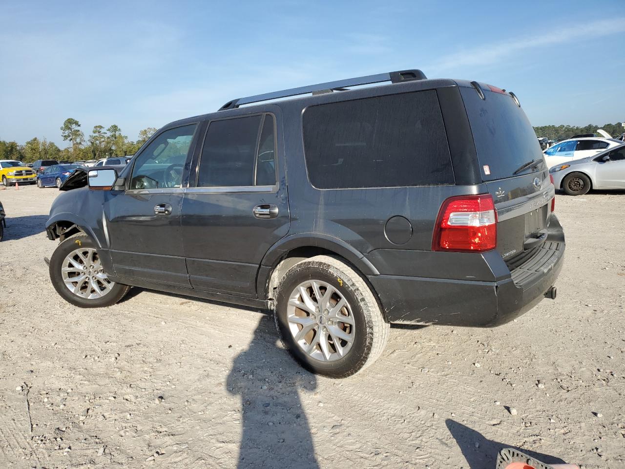 2015 Ford Expedition VIN 1FMJU1KT3FEF33506 Copart auction photo, front end / side damage thumbnail 2
