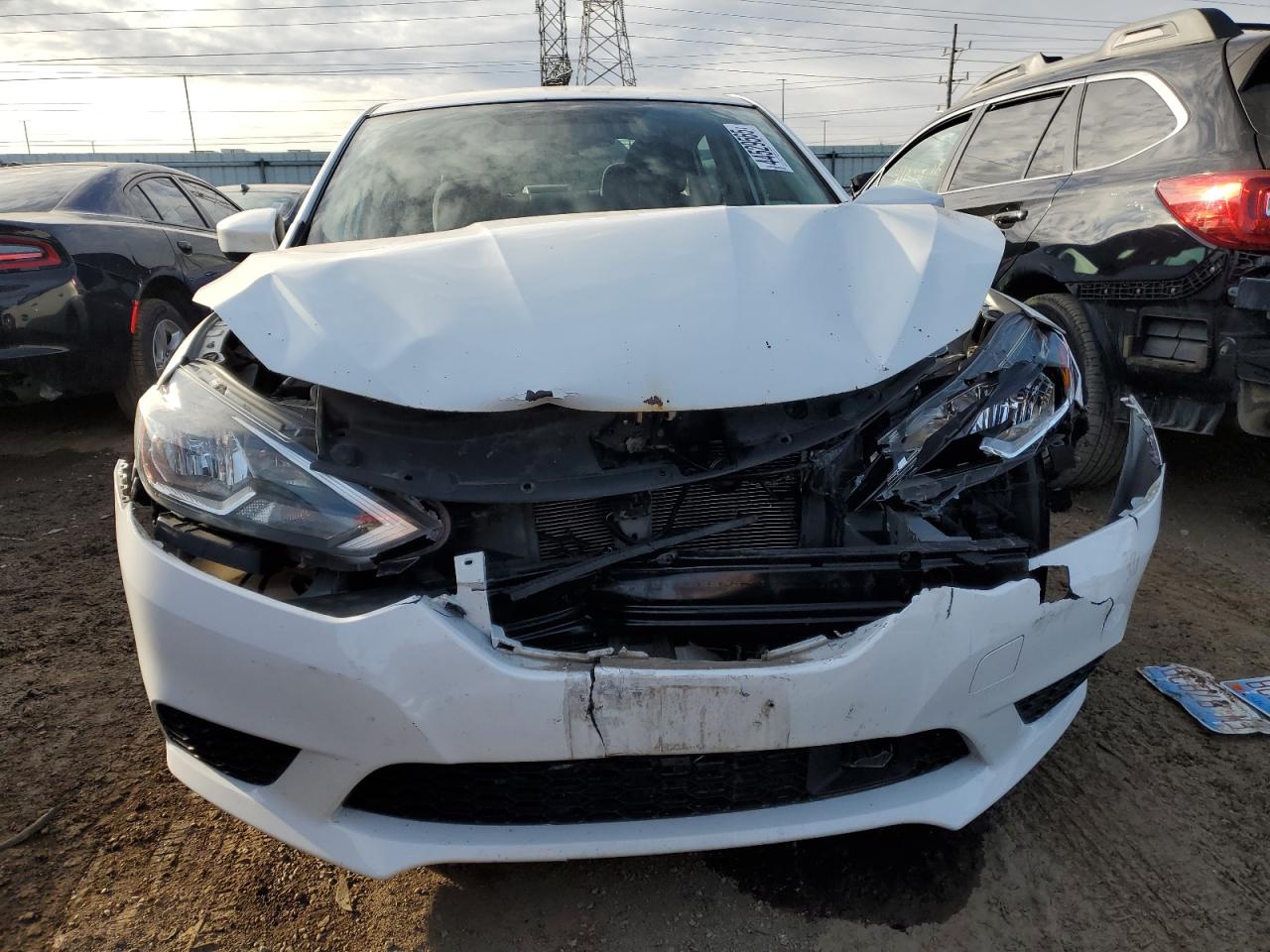 2018 Nissan Sentra VIN 3N1AB7AP6JY258410 Copart auction photo, front end damage thumbnail 5