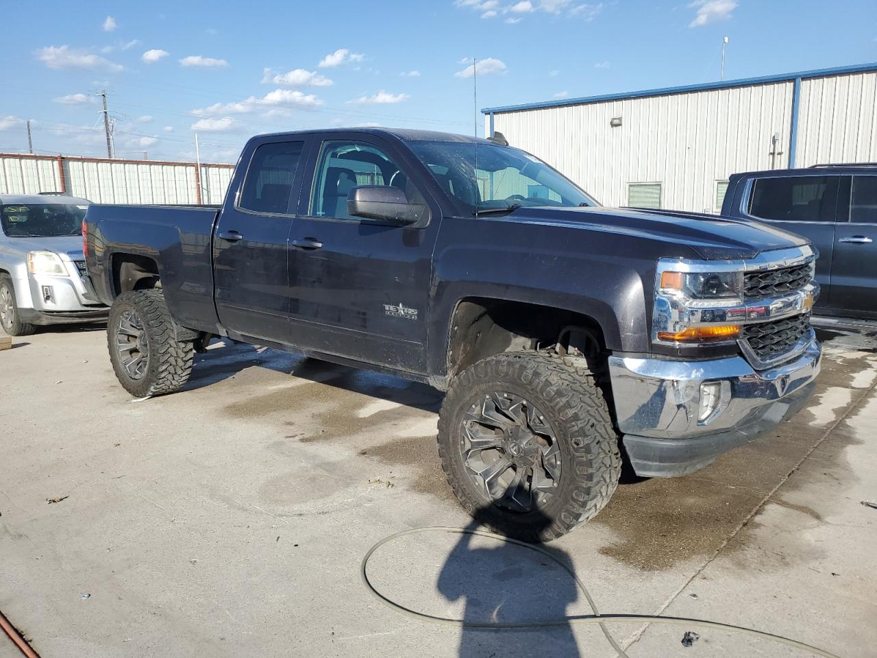 2016 Chevrolet Silverado VIN 1GCRCREH6GZ327204 Copart auction photo, front end / minor dent/scratches damage thumbnail 4