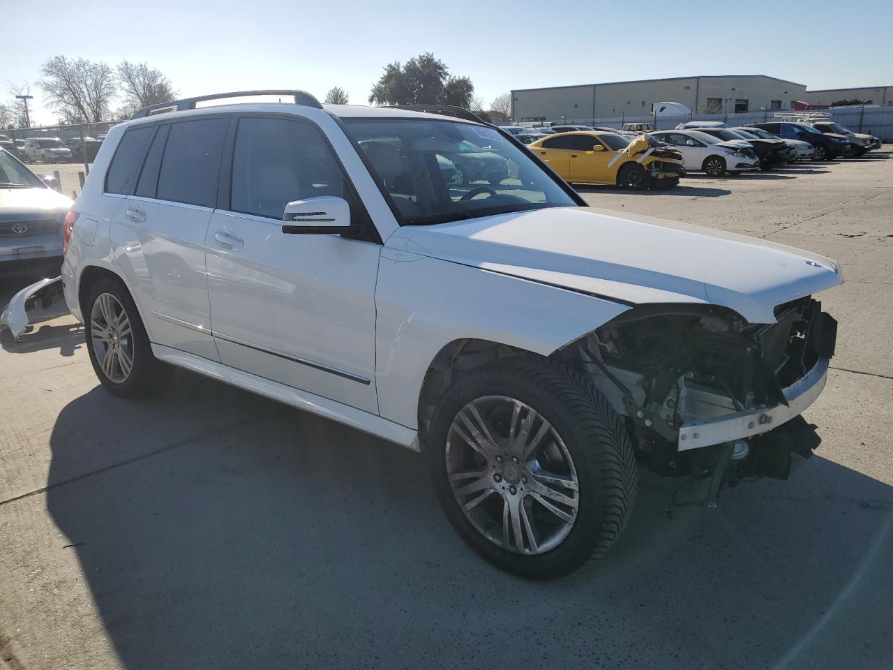 2015 Mercedes-Benz GLK-klasse VIN WDCGG8JB8FG437389 Copart auction photo, front end damage thumbnail 4