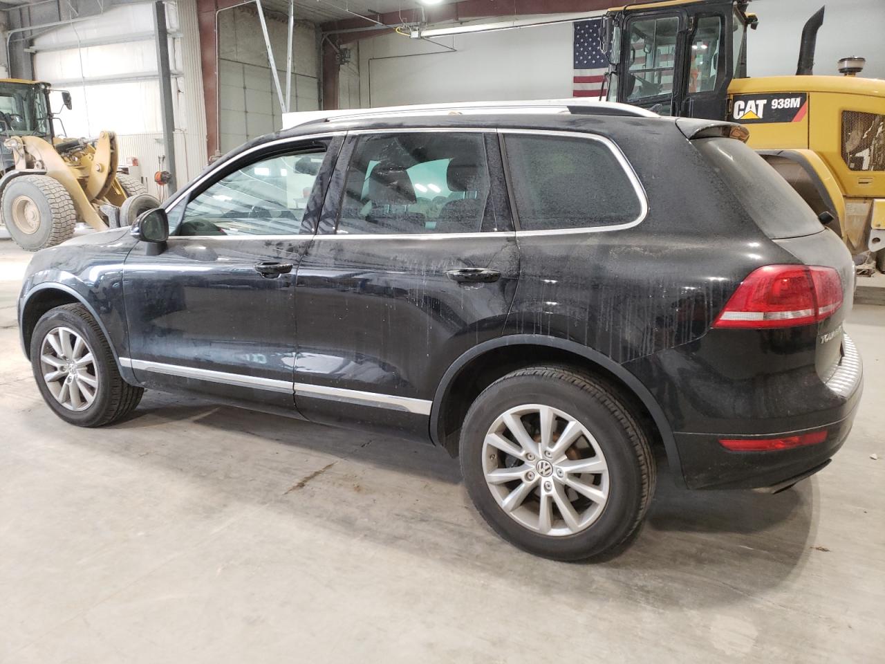 2014 Volkswagen Touareg VIN WVGEF9BP6ED002818 Copart auction photo, front end damage thumbnail 2