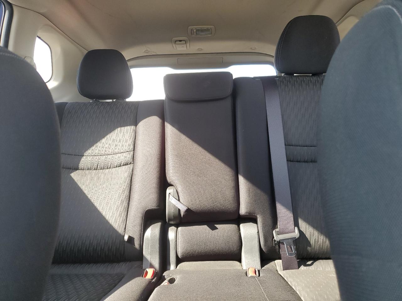 2017 Nissan Rogue VIN JN8AT2MV4HW011822 Copart auction photo, front end / side damage thumbnail 3