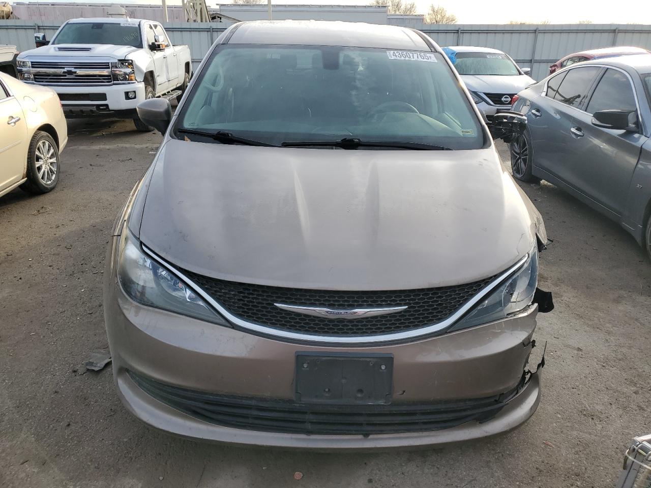 2017 Chrysler Pacifica VIN 2C4RC1CG5HR816717 Copart auction photo, all over damage thumbnail 5