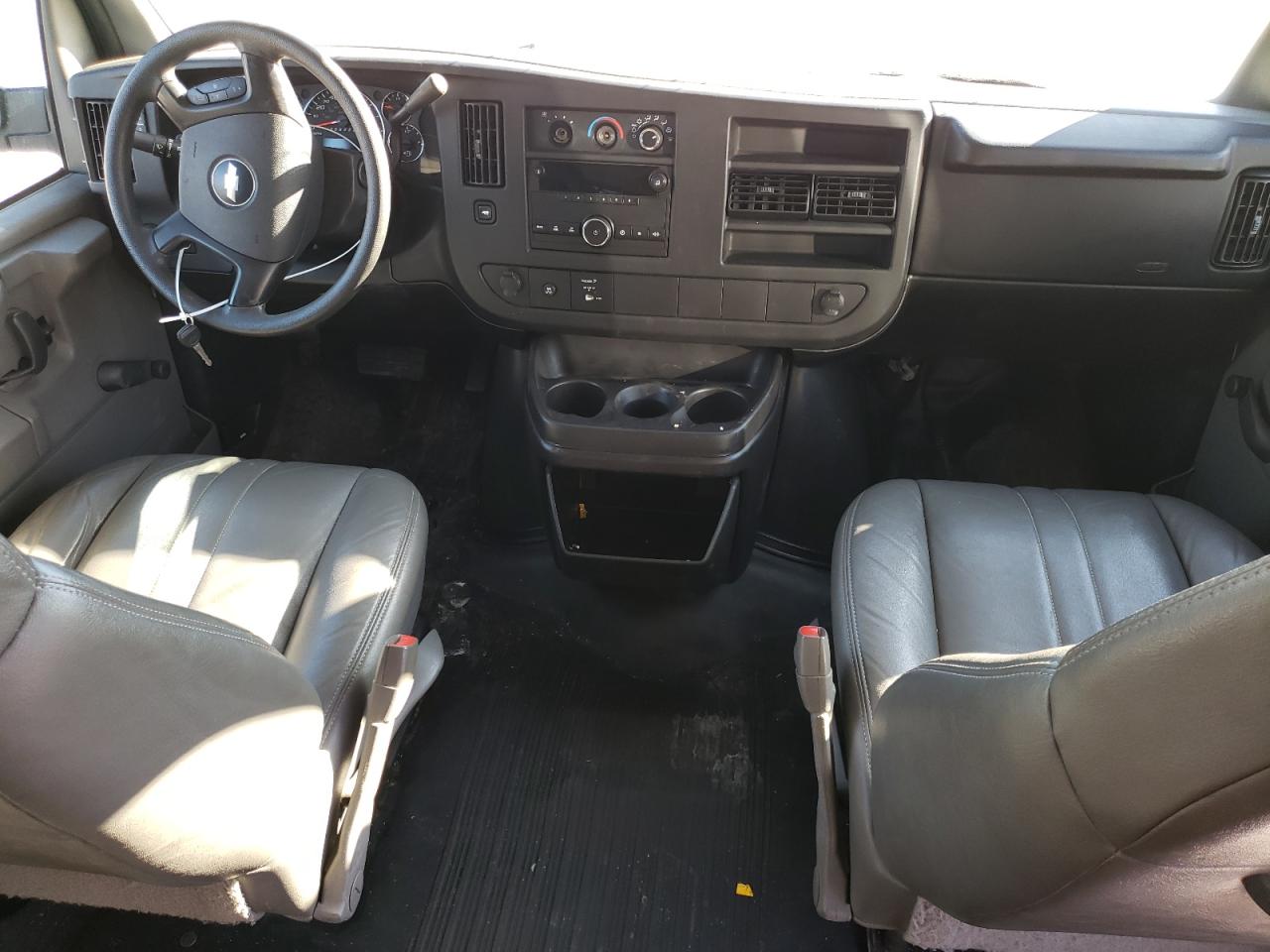 2008 Chevrolet Express VIN 1GAHG39K481168968 Copart auction photo, front end / side damage thumbnail 8