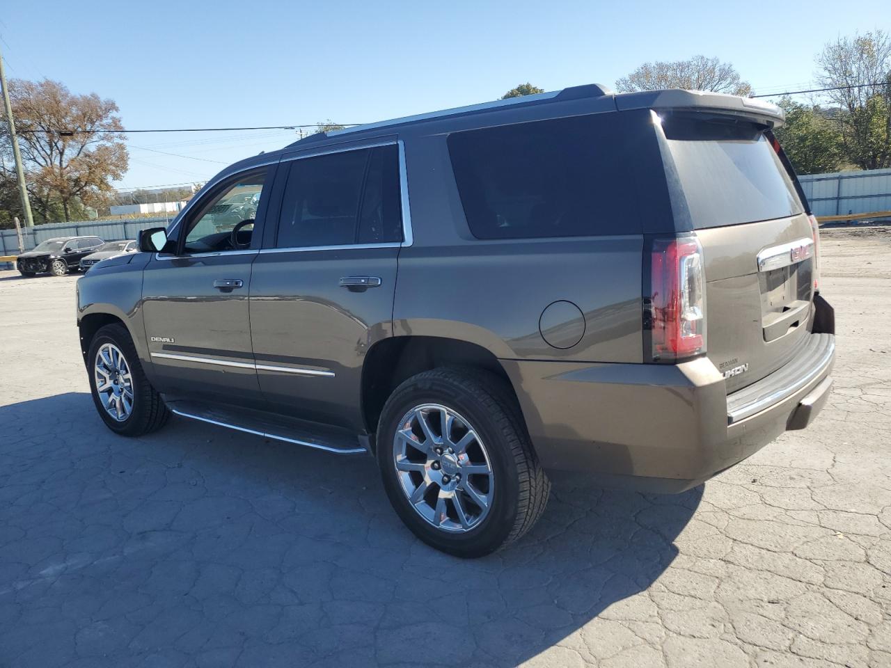 2015 GMC Yukon VIN 1GKS1CKJ2FR665259 Copart auction photo, front end damage thumbnail 2