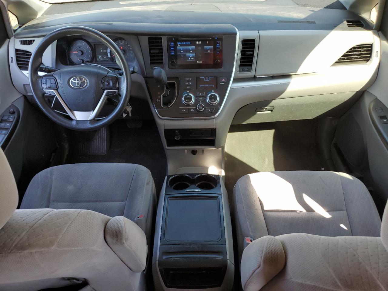 2015 Toyota Sienna VIN 5TDKK3DCXFS612995 Copart auction photo, front end damage thumbnail 8