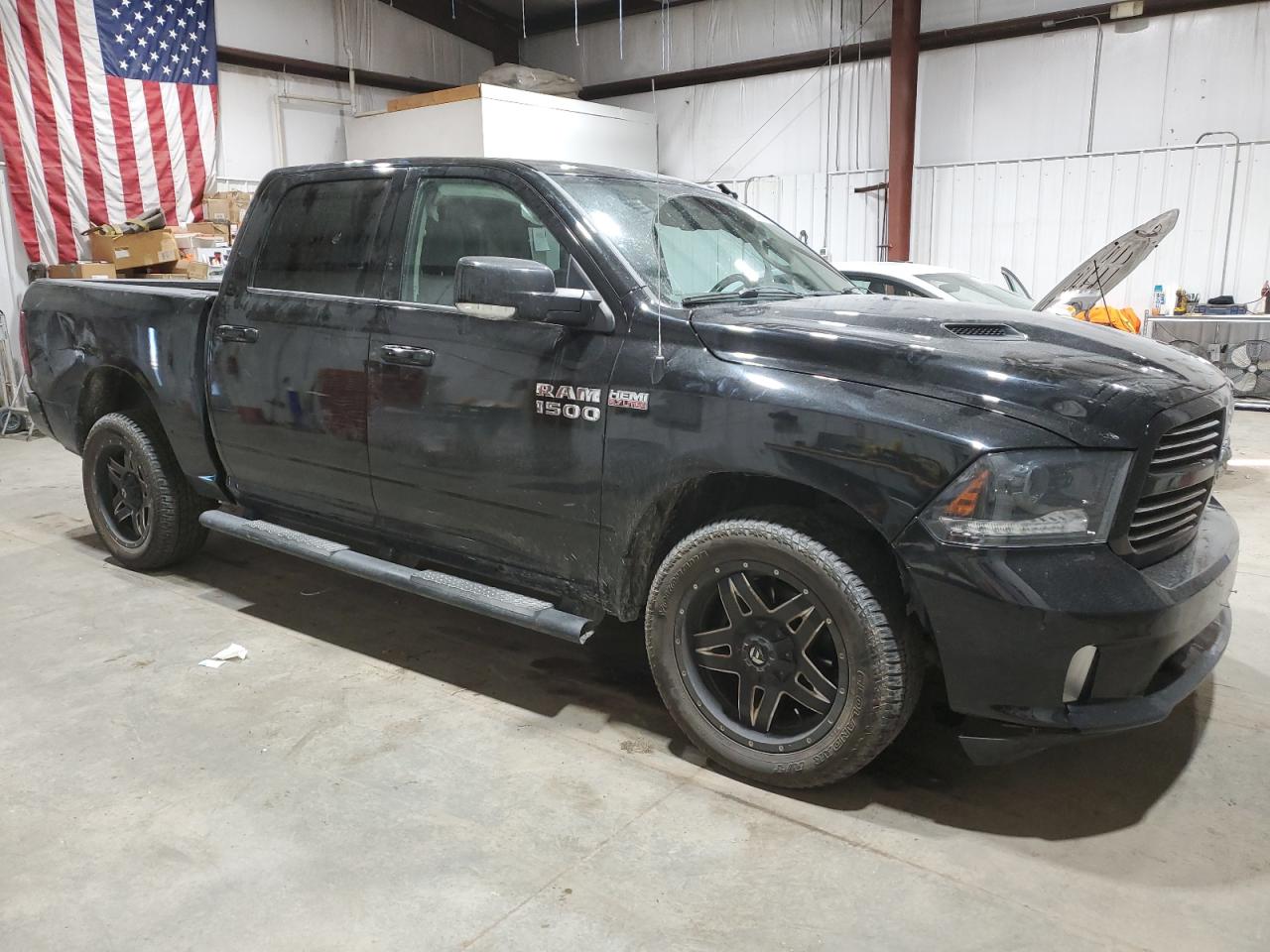 2015 RAM 1500 VIN 1C6RR7MT1FS563315 Copart auction photo, rollover damage thumbnail 4