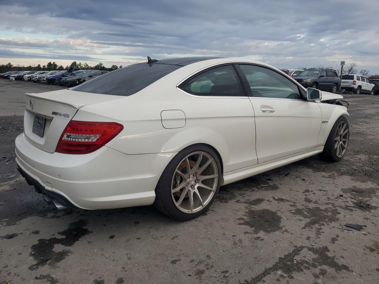 2012 Mercedes-Benz C-klasse VIN WDDGJ7HB2CF806441 Copart auction photo, front end / minor dent/scratches damage thumbnail 3