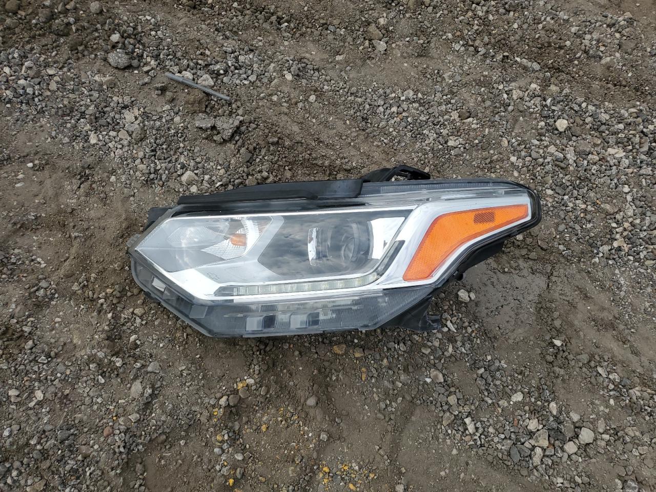 2018 Chevrolet Traverse VIN 1GNERGKW9JJ195685 Copart auction photo, front end damage thumbnail 13