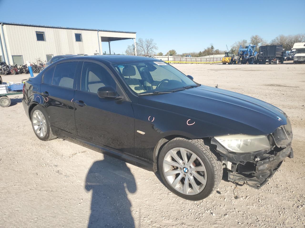 2011 BMW 3er VIN WBAPH5G5XBNM83926 Copart auction photo, front end damage thumbnail 4