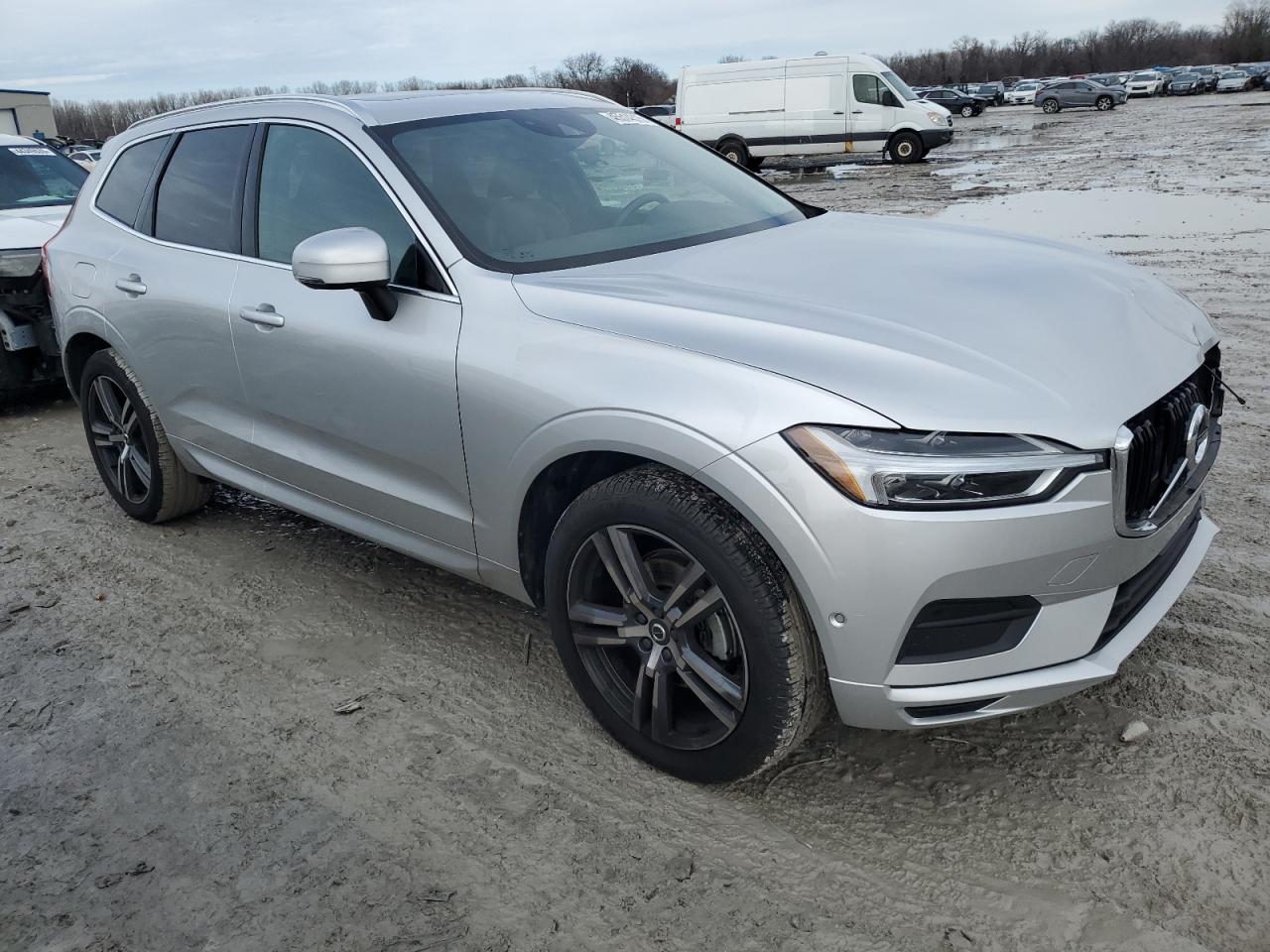 2018 Volvo XC60 VIN LYV102RK4JB097096 Copart auction photo, front end damage thumbnail 4