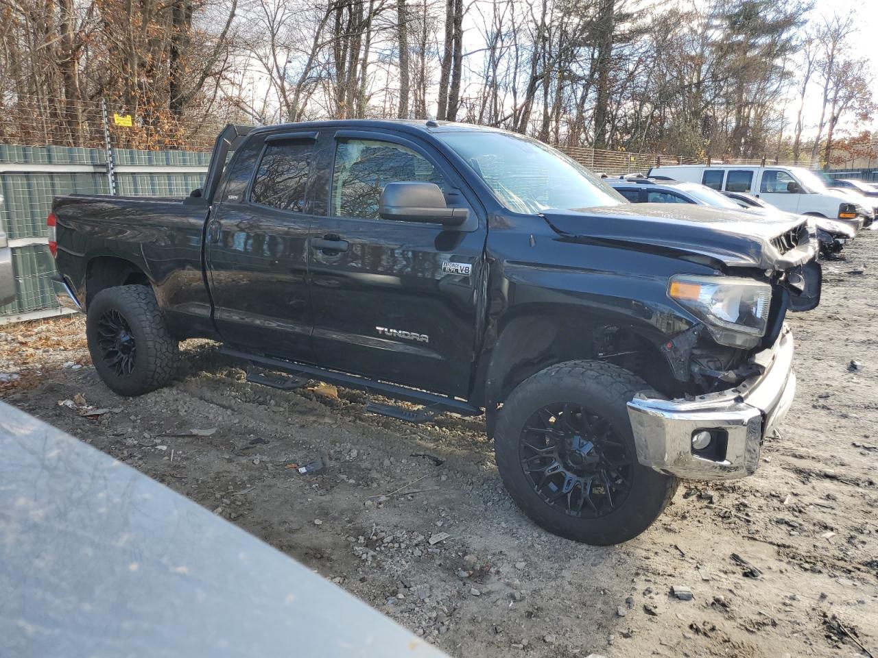 2018 Toyota Tundra VIN 5TFUY5F18JX735714 Copart auction photo, front end damage thumbnail 4