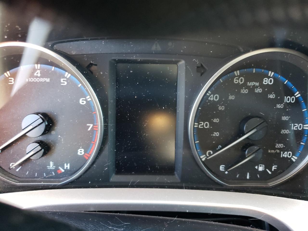 2018 Toyota RAV 4 VIN JTMBFREV7JJ738969 Copart auction photo, front end / minor dent/scratches damage thumbnail 9