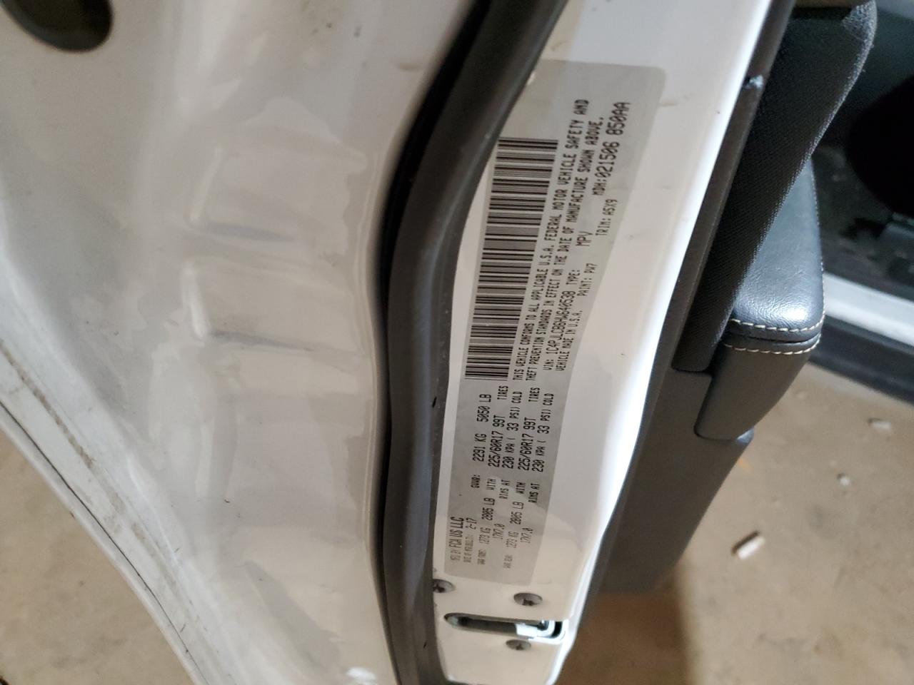 2017 Jeep Grand Cherokee VIN 1C4PJLCB6HW640538 Copart auction photo, front end damage thumbnail 14