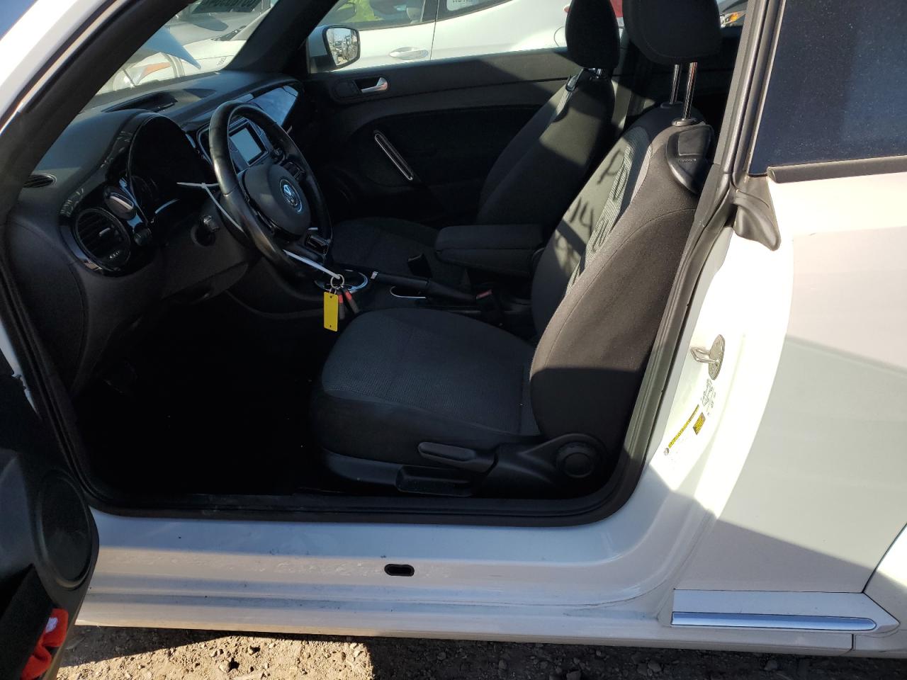 2019 Volkswagen Beetle VIN 3VWFD7AT1KM709999 Copart auction photo, front end damage thumbnail 7