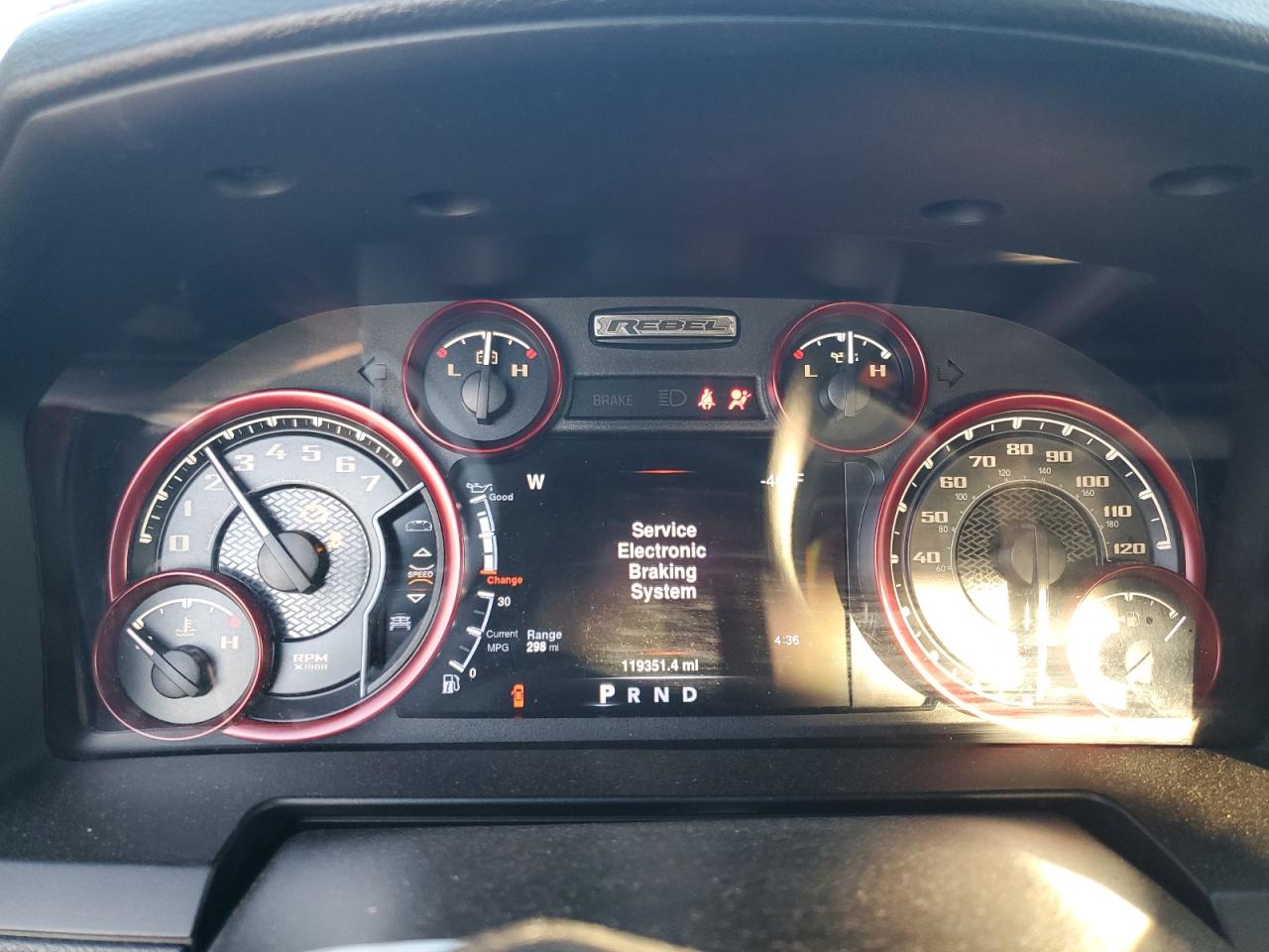 2016 RAM 1500 VIN 1C6RR7YT2GS152985 Copart auction photo, front end / side damage thumbnail 9