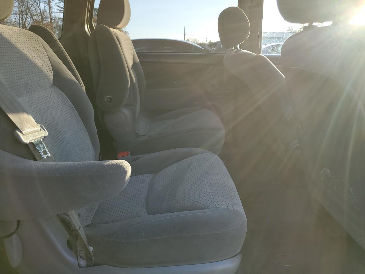 2007 Toyota Sienna VIN 5TDBK23C67S004923 Copart auction photo, minor dent/scratches damage thumbnail 11
