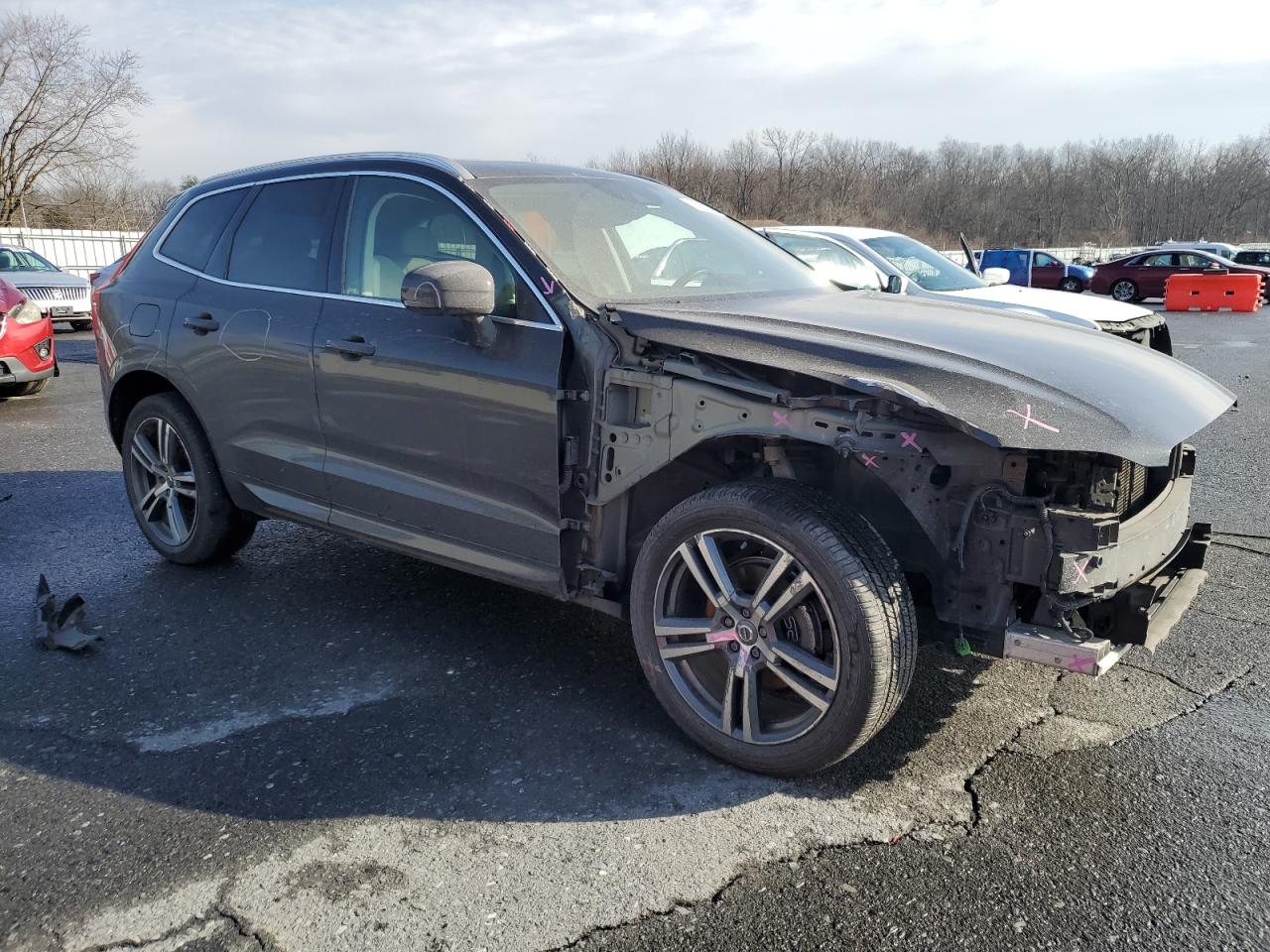 2018 Volvo XC60 VIN YV4102RK2J1006993 Copart auction photo, front end / minor dent/scratches damage thumbnail 4