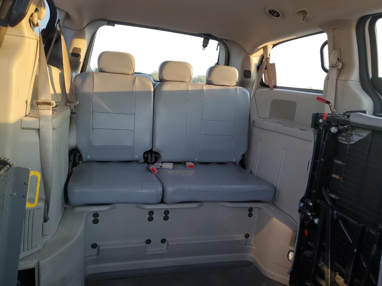2017 Dodge Caravan VIN 2C4RDGBGXHR776510 Copart auction photo, side damage thumbnail 10