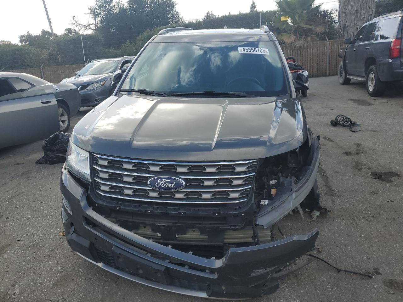 2017 Ford Explorer VIN 1FM5K8D8XHGB64336 Copart auction photo, front end / side damage thumbnail 5
