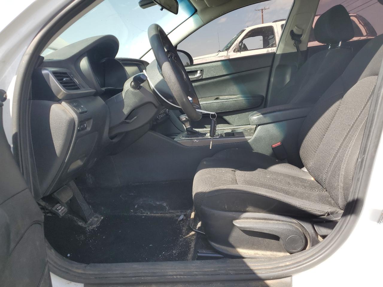 2019 KIA Optima VIN 5XXGT4L32KG354381 Copart auction photo, front end / side damage thumbnail 7