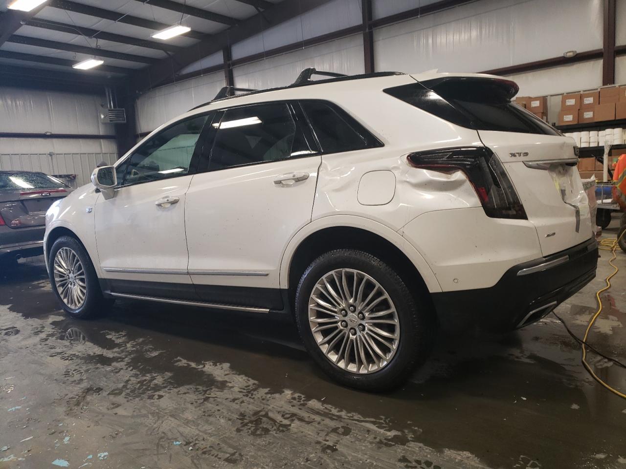 2020 Cadillac XT5 VIN 1GYKNGRS5LZ213771 Copart auction photo, all over damage thumbnail 2