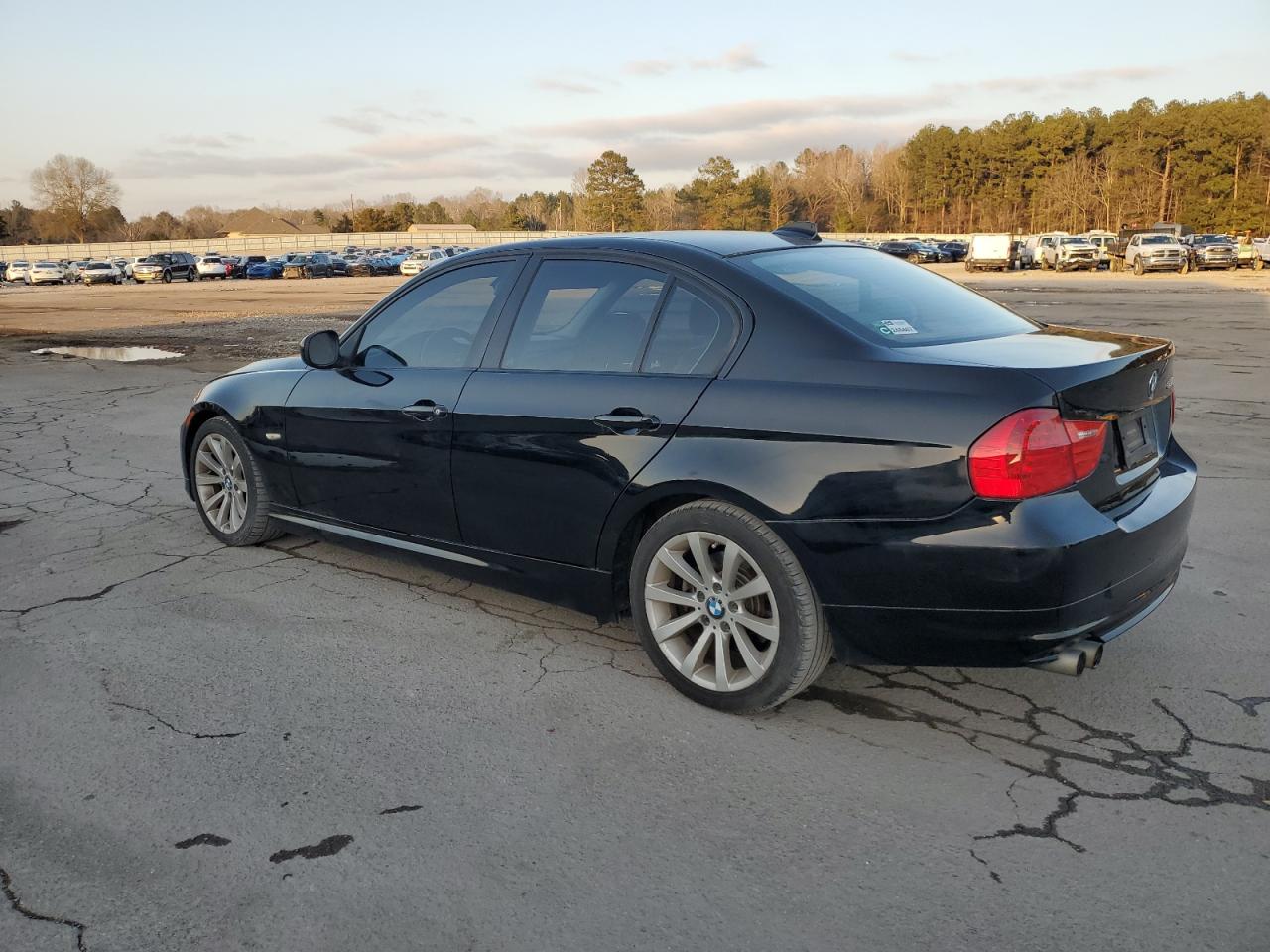 2011 BMW 3er VIN WBAPH5G56BNM80666 Copart auction photo, front end damage thumbnail 2