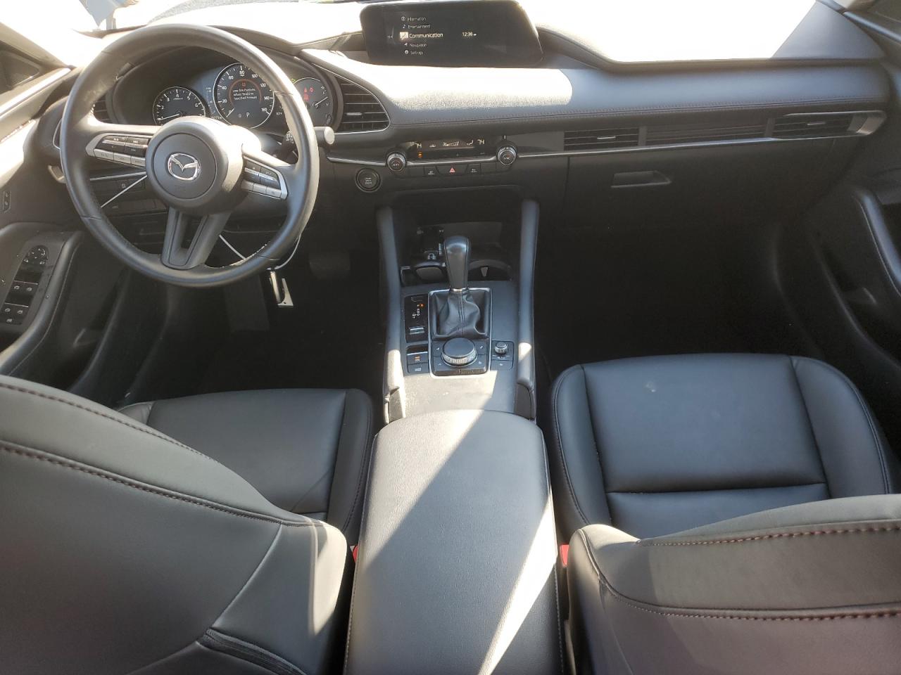 2022 Mazda 3 VIN 3MZBPABL9NM315270 Copart auction photo, rear end / minor dent/scratches damage thumbnail 8