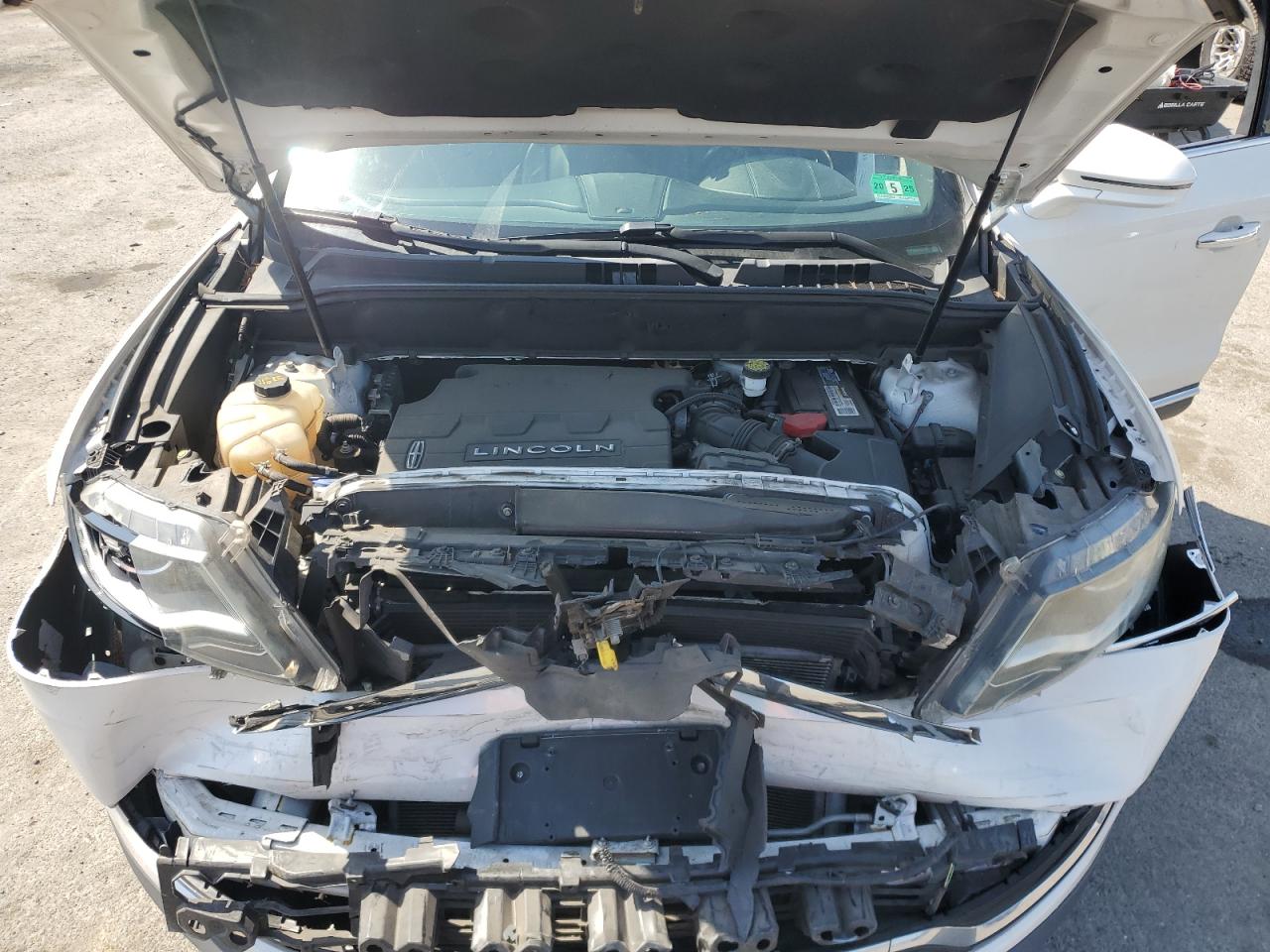 2018 Lincoln MKX VIN 2LMPJ8KR2JBL47271 Copart auction photo, front end damage thumbnail 12