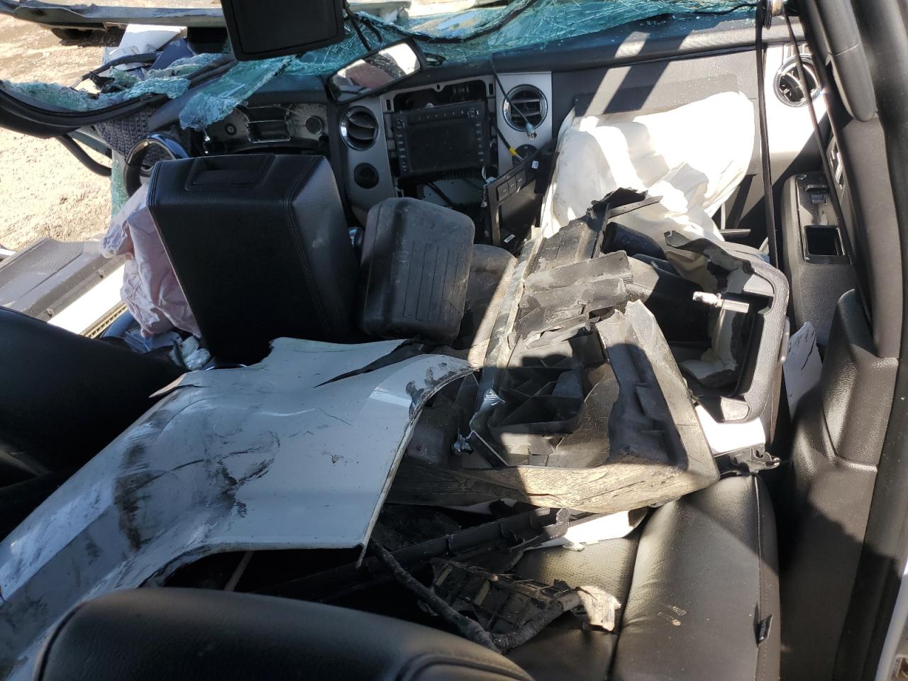 2014 Ford Expedition VIN 1FMJK1K53EEF62395 Copart auction photo, front end / side damage thumbnail 8