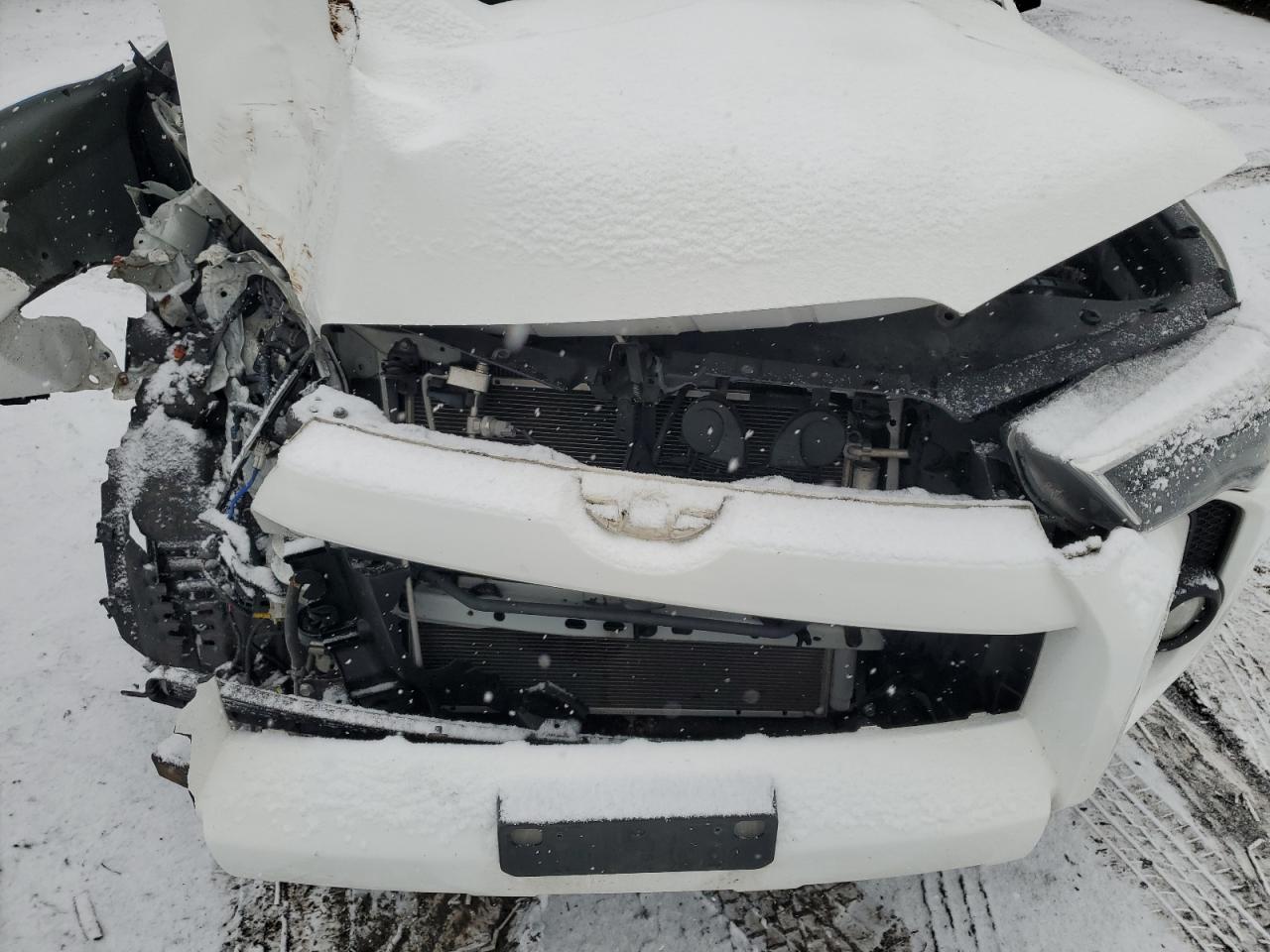 2016 Toyota 4Runner VIN JTEBU5JR4G5376801 Copart auction photo, front end / minor dent/scratches damage thumbnail 13