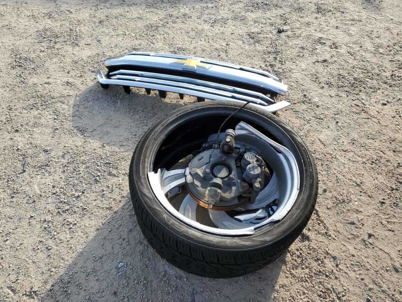 2018 Chevrolet Silverado VIN 3GCPCTEJ1JG236761 Copart auction photo, front end / side damage thumbnail 14