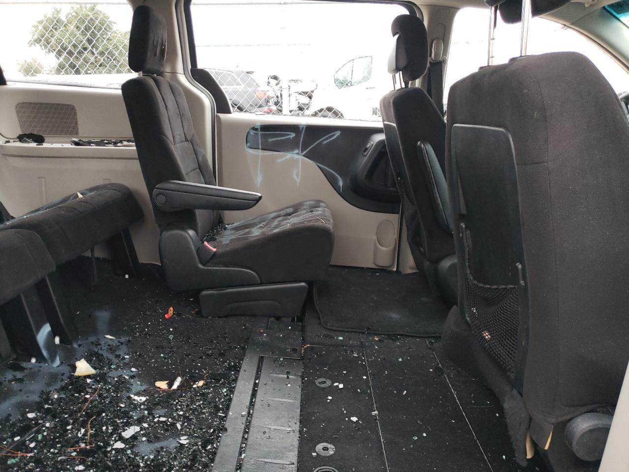 2013 Dodge Caravan VIN 2C4RDGCG8DR502859 Copart auction photo, vandalism damage thumbnail 11
