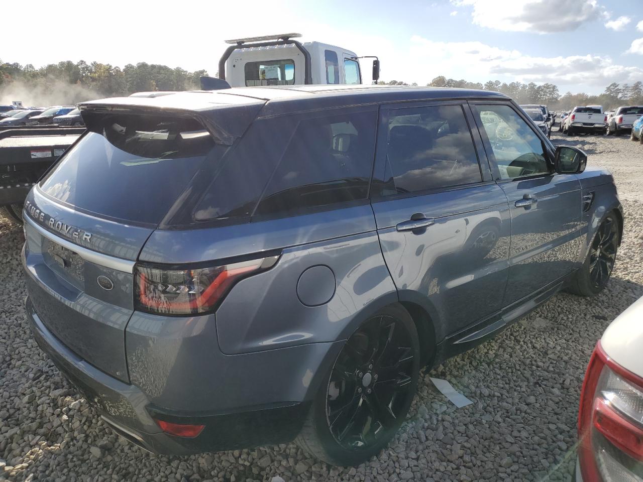 2019 Land Rover Range Rover VIN SALWR2RU1KA874283 Copart auction photo, water/flood / minor dent/scratches damage thumbnail 3
