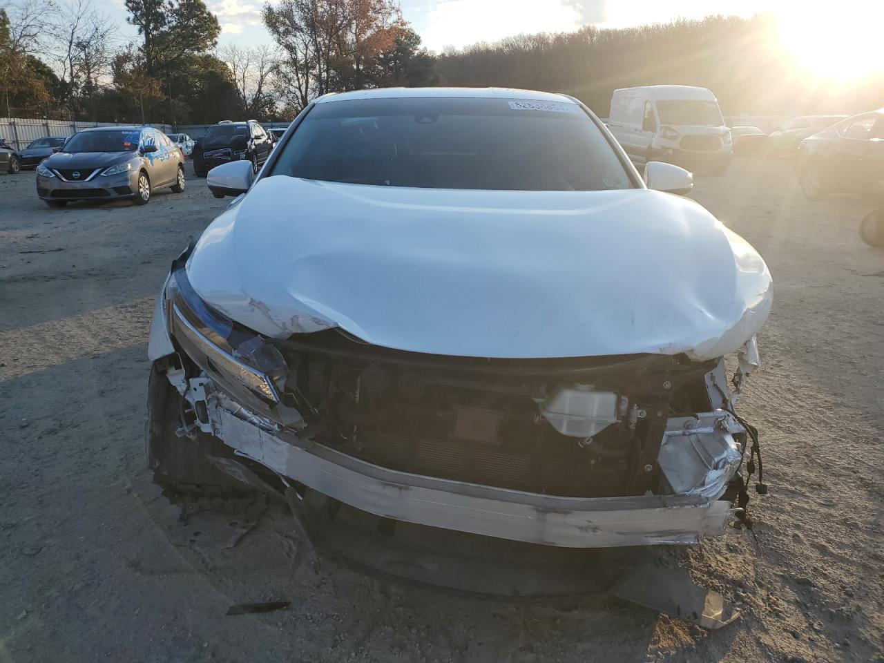 2018 Honda Clarity VIN JHMZC5F38JC011064 Copart auction photo, front end / minor dent/scratches damage thumbnail 5