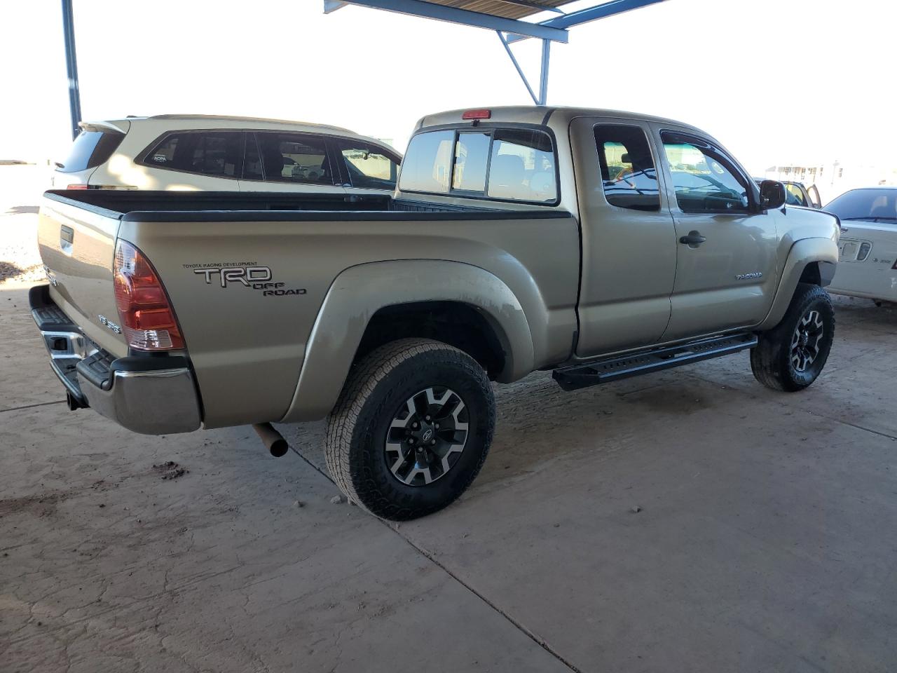 2008 Toyota Tacoma VIN 5TEUU42N78Z566724 Copart auction photo, front end damage thumbnail 3