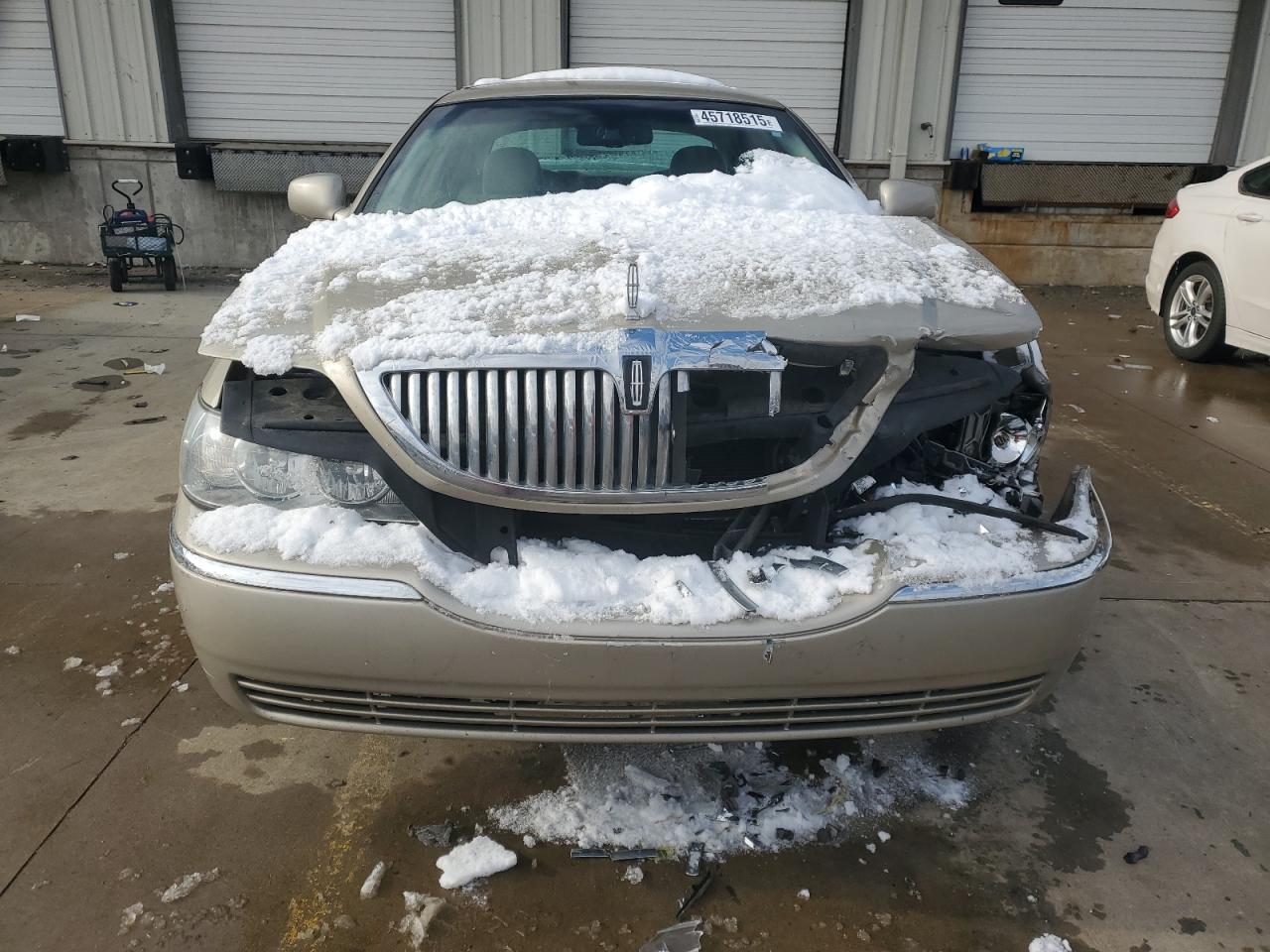 2007 Lincoln Town Car VIN 1LNHM81V17Y621898 Copart auction photo, front end damage thumbnail 5