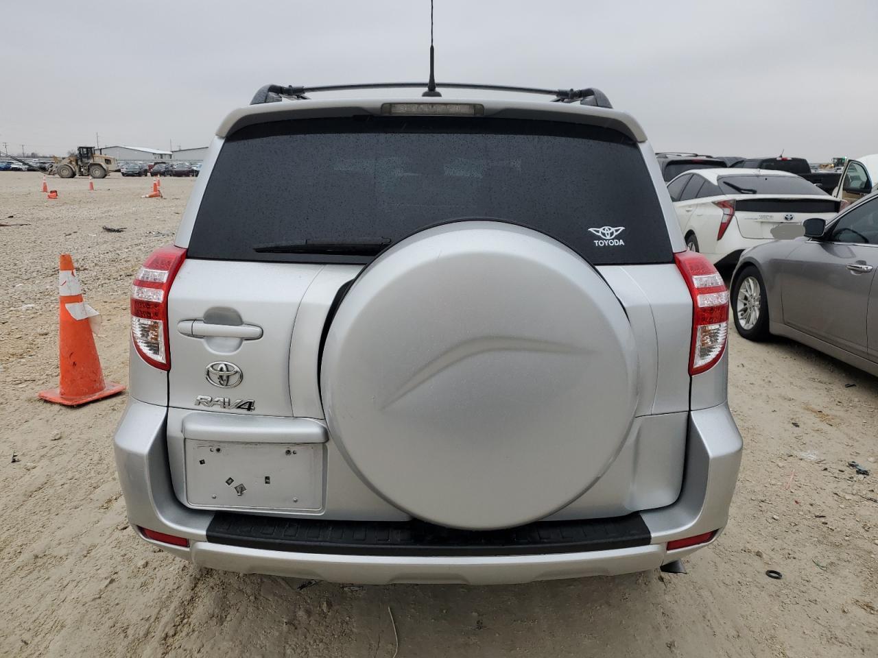 2012 Toyota RAV 4 VIN 2T3KF4DV8CW147266 Copart auction photo, front end damage thumbnail 6