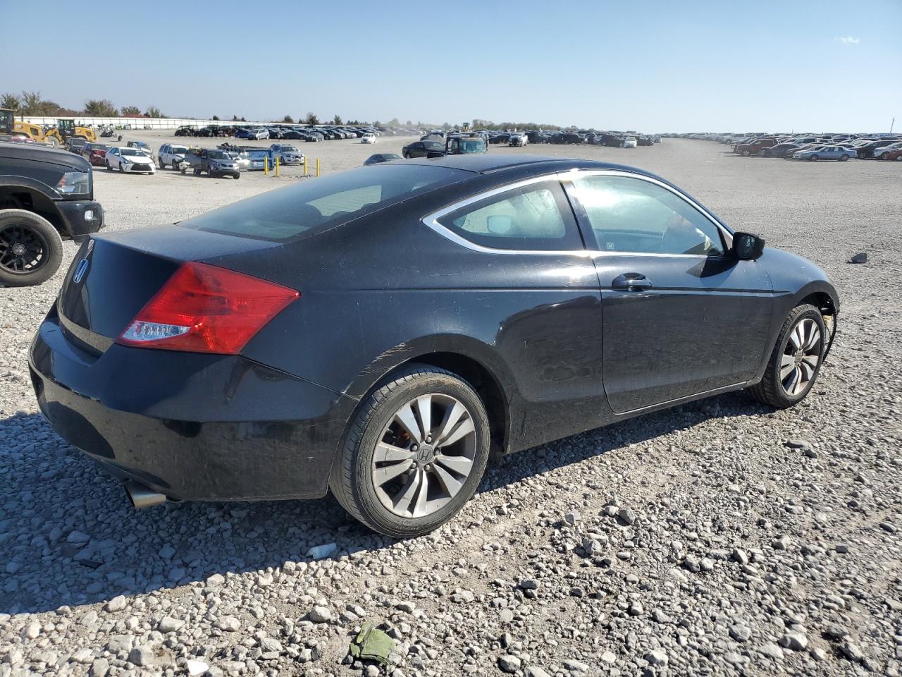 2011 Honda Accord VIN 1HGCS1B86BA016704 Copart auction photo, front end / minor dent/scratches damage thumbnail 3