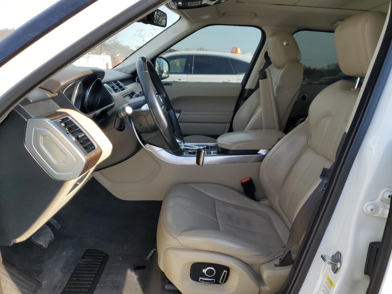2016 Land Rover Range Rover VIN SALWR2VF1GA559305 Copart auction photo, front end damage thumbnail 7