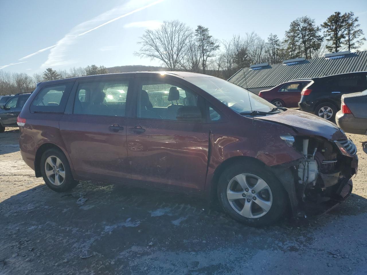 2014 Toyota Sienna VIN 5TDZK3DC8ES523245 Copart auction photo, front end / side damage thumbnail 4
