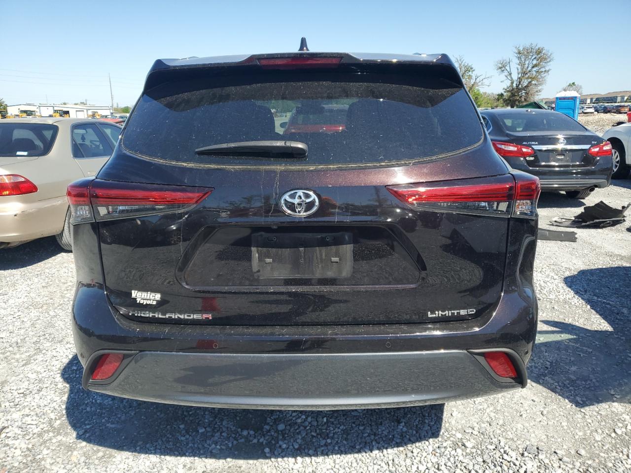 2021 Toyota Highlander VIN 5TDYZRAH8MS050939 Copart auction photo, side / front end damage thumbnail 6