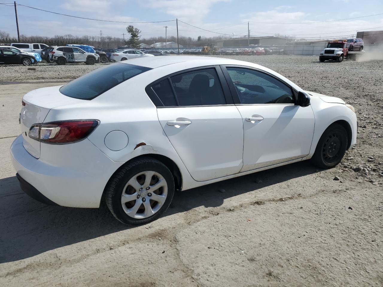 2011 Mazda 3 VIN JM1BL1UG7B1498868 Copart auction photo, side damage thumbnail 3