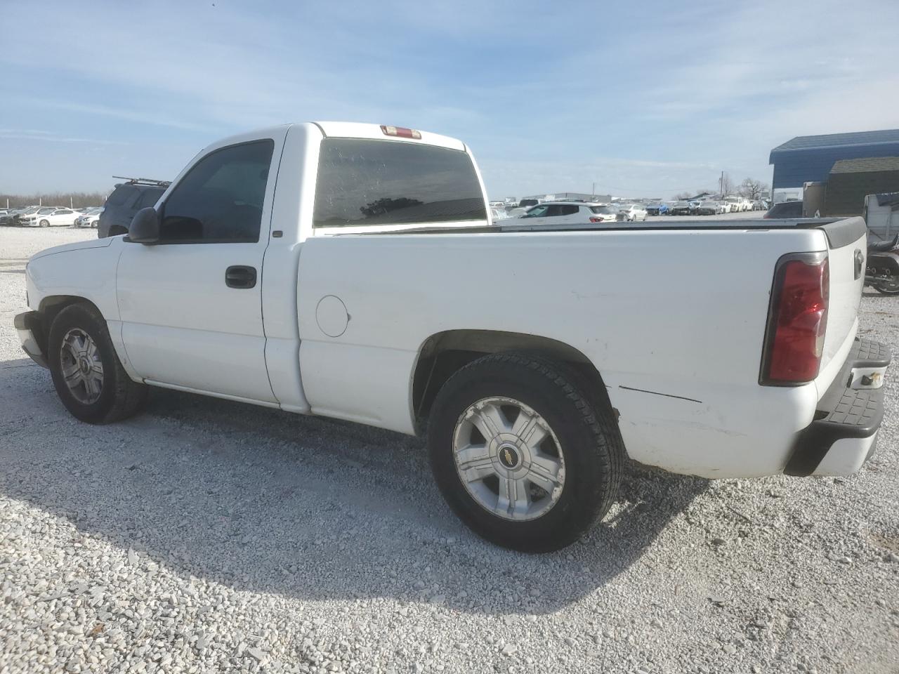 2005 Chevrolet Silverado VIN 1GCEC14X55Z102858 Copart auction photo, front end / undercarriage damage thumbnail 2